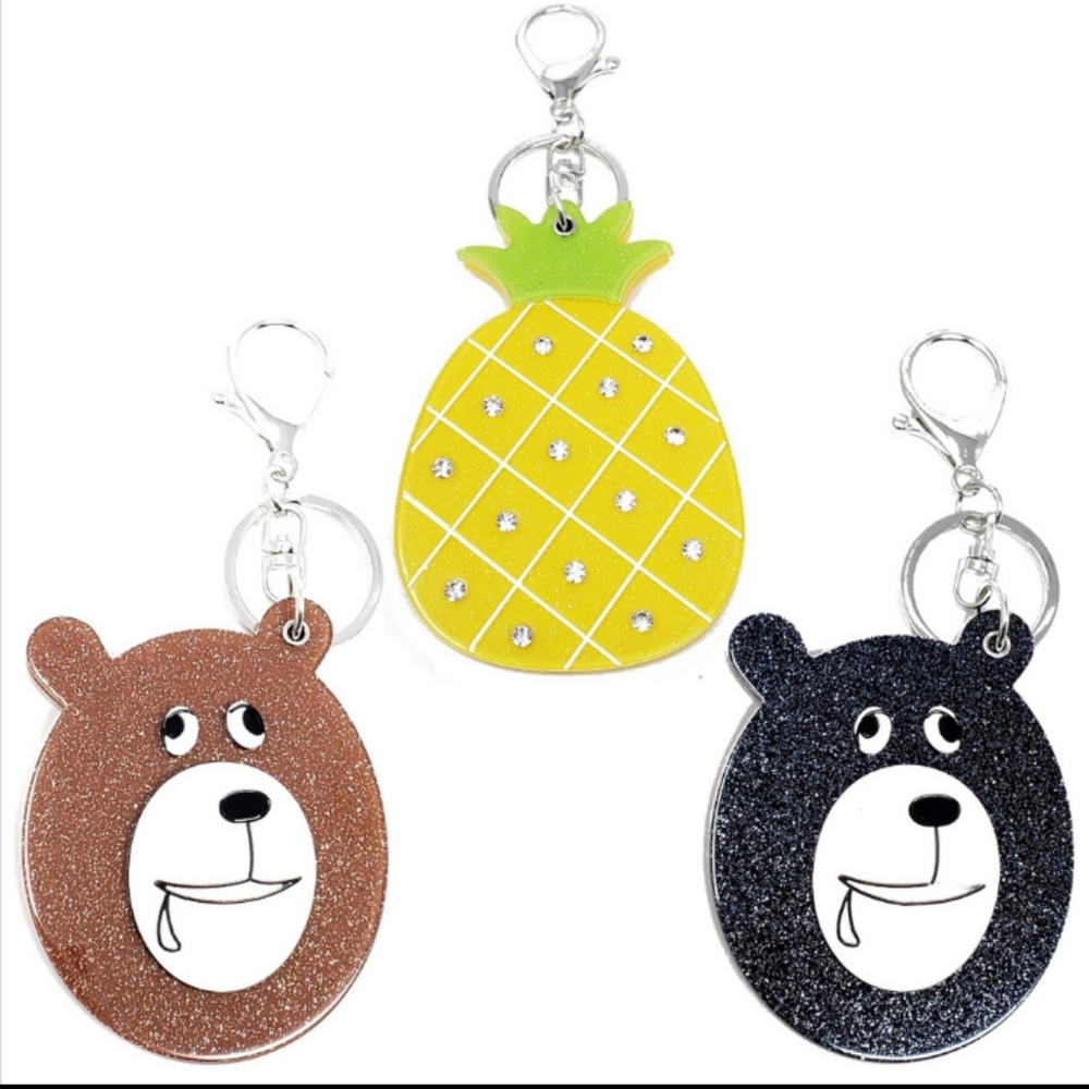 Keychain/purse accessory/mirror Pineapple - Picture 3 of 3